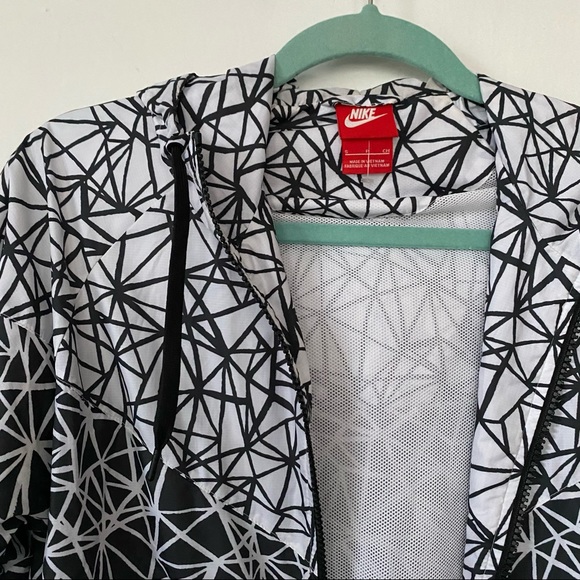 Nike geometric windrunner jacket - Picture 8 of 13